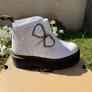 Dr Martens Devon Heart Boots